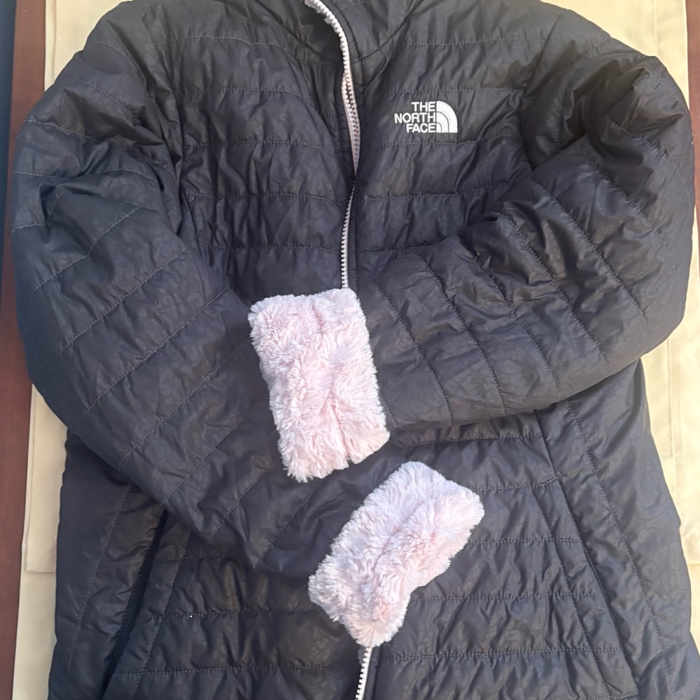 North Face Reversible Black and Pink Coat in Girls XL (size 18)